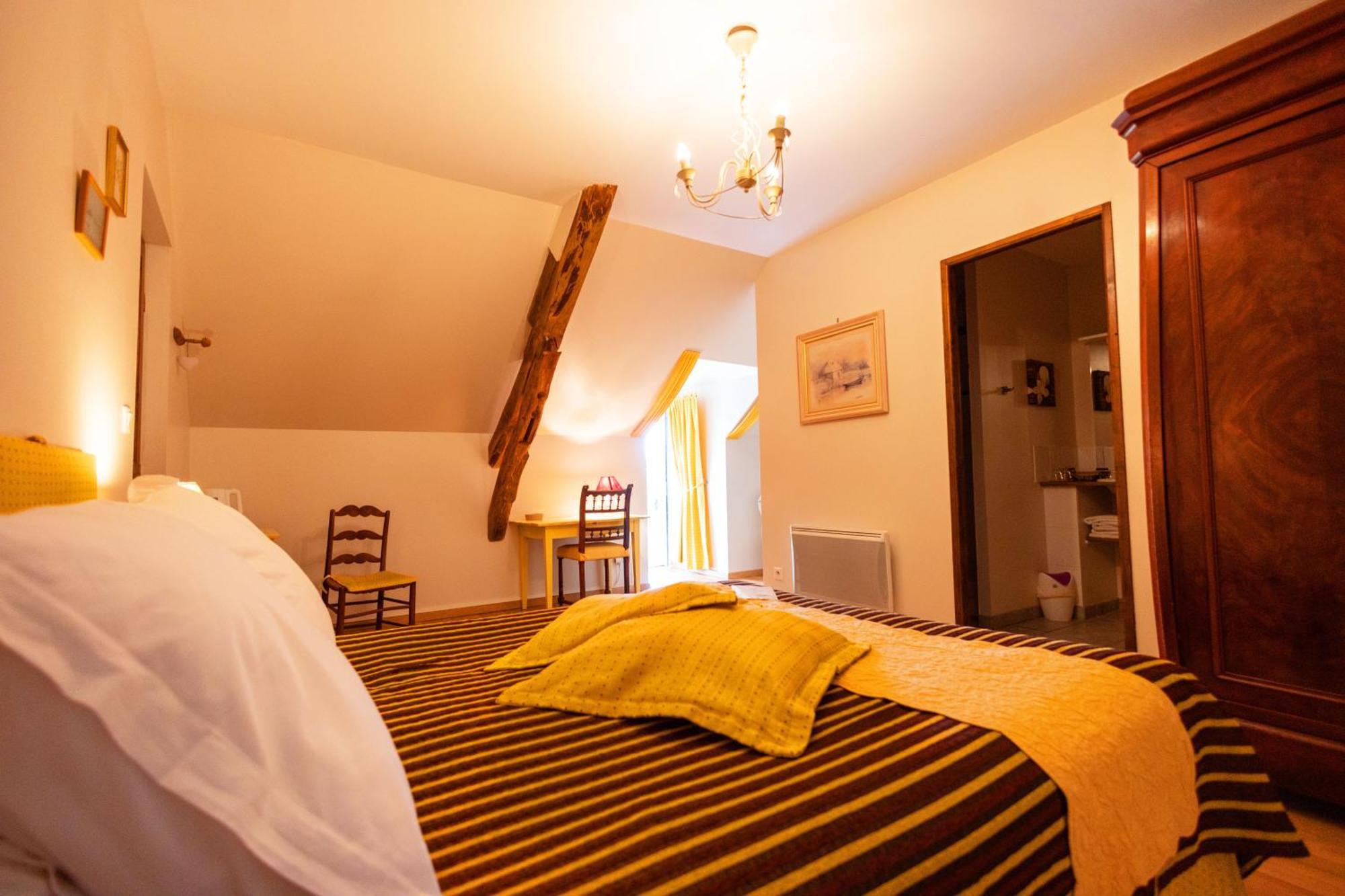 Bed and Breakfast Ferme De Marpalu La Ferte-Saint-Cyr Екстер'єр фото