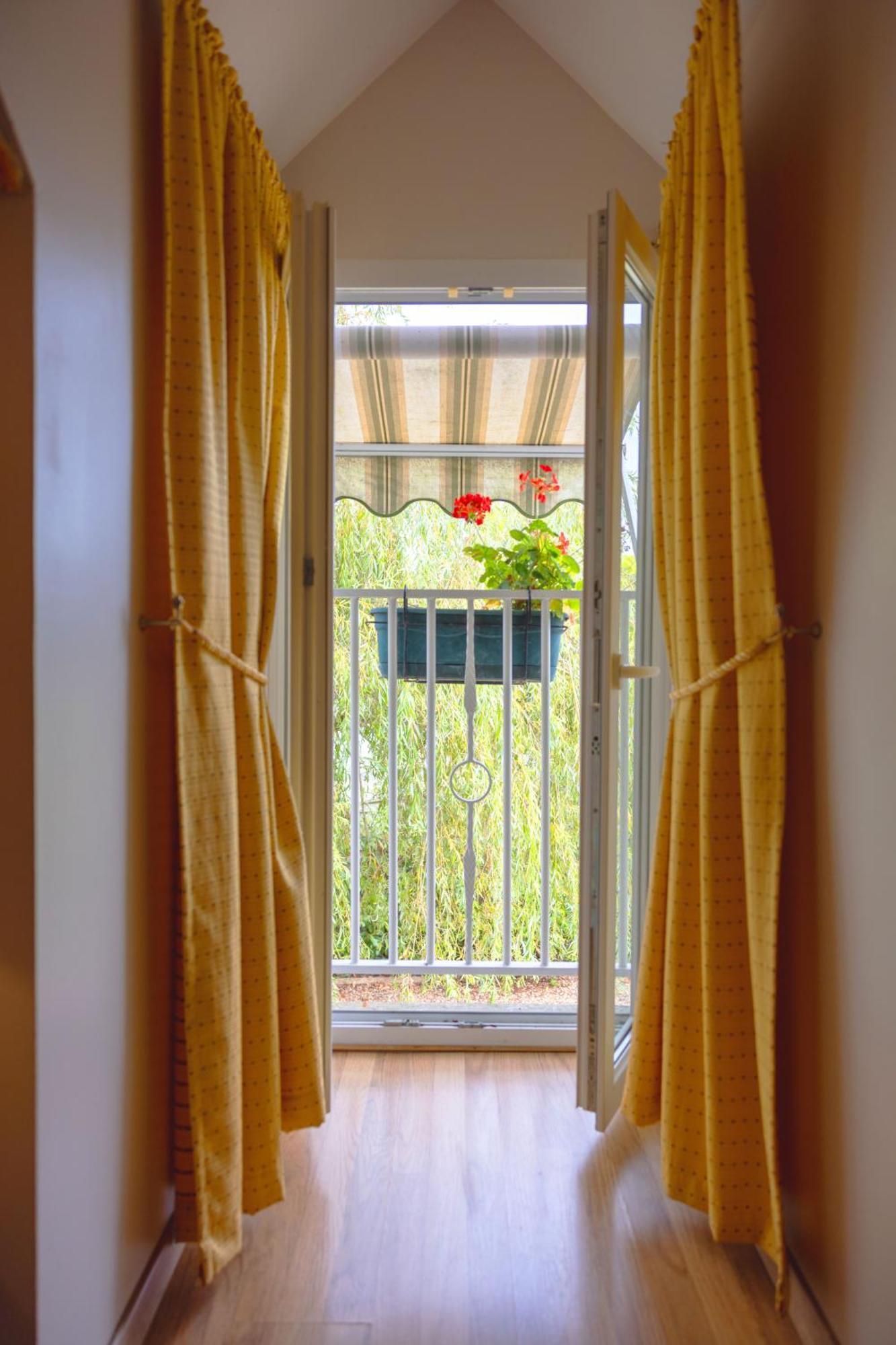 Bed and Breakfast Ferme De Marpalu La Ferte-Saint-Cyr Екстер'єр фото
